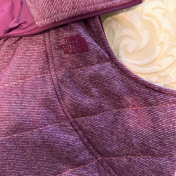 North Face vest. Size M - Picture 5 of 5